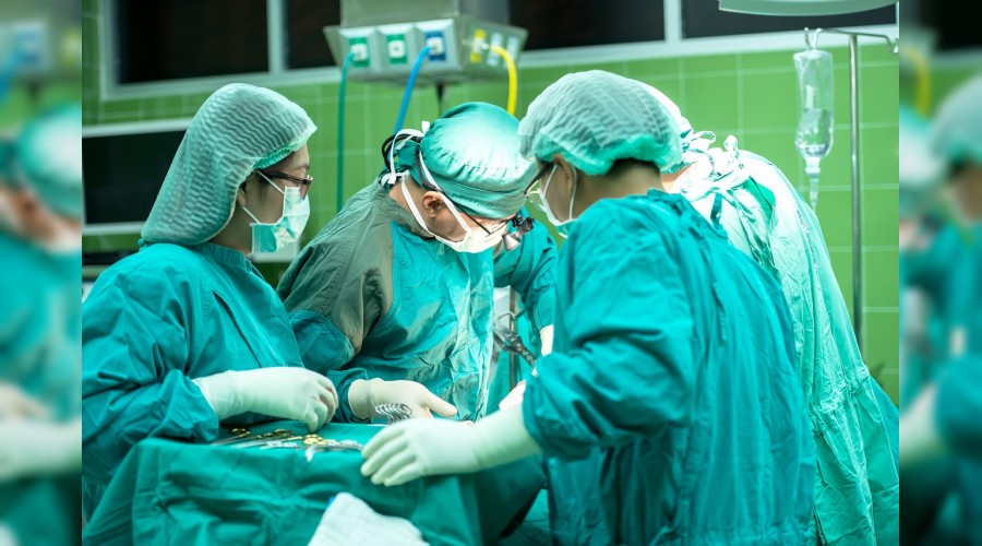 Kanser cerrahisinde ilk ameliyat en iyi �anst�r