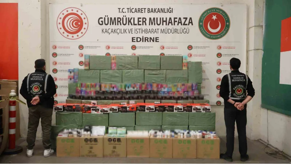 Kap�kule'de milyonluk ka�ak e�ya operasyonu