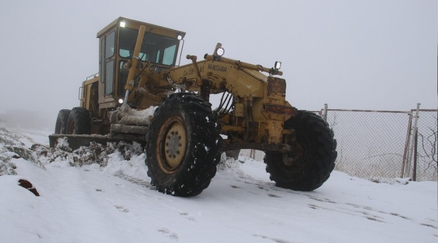 Kar Elazığ'da 14 köy yolunu ulaşıma kapattı