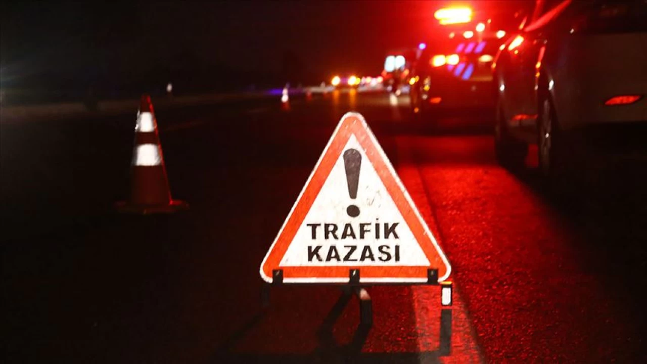 Karab�k'te zincirleme trafik kazas�nda 4 ki�i yaraland�