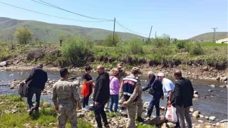 Karakoan'da deredeki balk lmleri iin numuneler alnd
