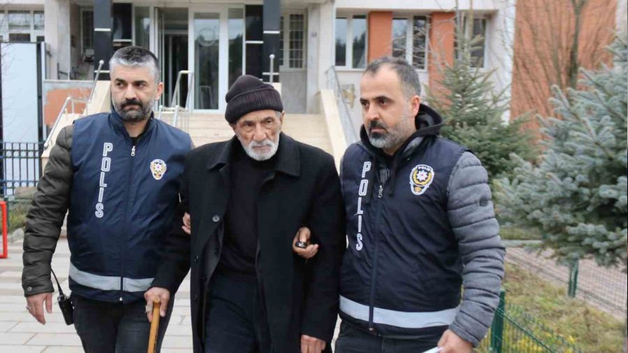 Karısını ve oğlunu öldüren 86 yaşındaki emekli asker tutuklandı