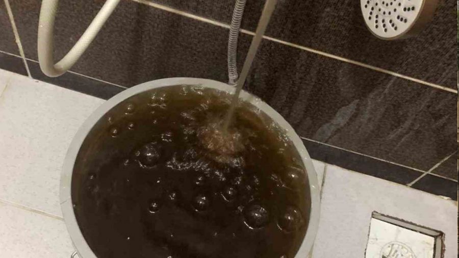 Karkam��'ta musluklardan su yerine adeta �amur ak�yor