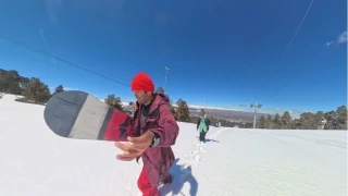 Kars'ta nisanda kar maceras�: Zirveye y�r�y�p bahar ortas�nda snowboard yapt�lar