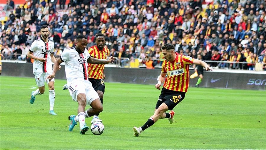 Kartal kazandı ama derbi öncesi 2 oyuncusunu kaybetti