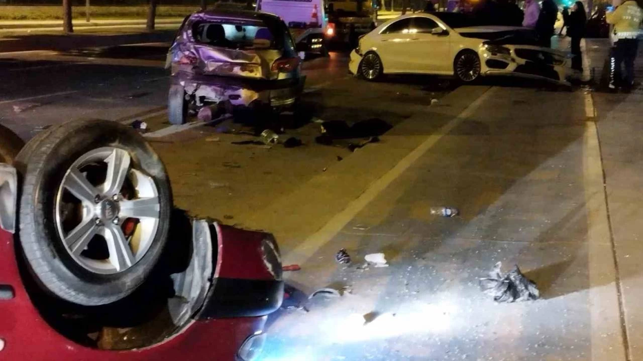 Kartal sahil yolunda zincirleme kaza: 5 yaral�