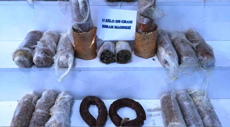 Kavurma aras� esrar