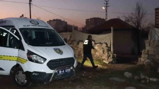 Kayseri'de bıçağın üzerine düşen kadın ağır yaralandı