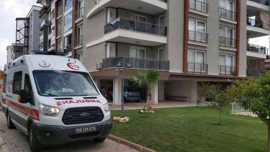 Kendisinden haber alınamayan kadın evde baygın bulundu