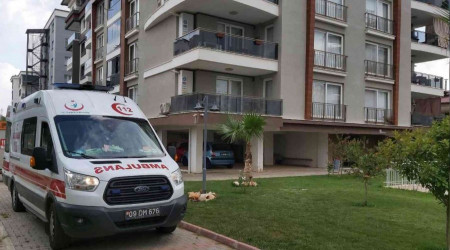 Kendisinden haber alınamayan kadın evde baygın bulundu