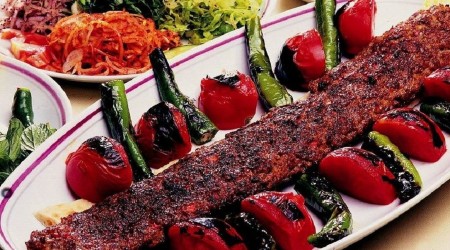 Kısıtlama kebap aşkına engel olamadı