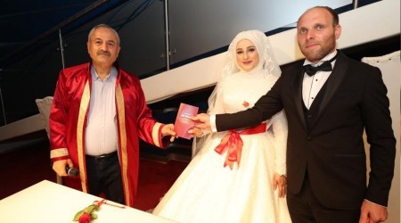 Kstlamasz Cumartesi'de, nikah salonlar doldu