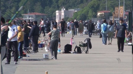 Kısıtlamasız ilk cumartesi Emirgan sahili doldu