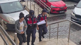 Kızlarını zincire bağlayan anne ve baba tutuklandı