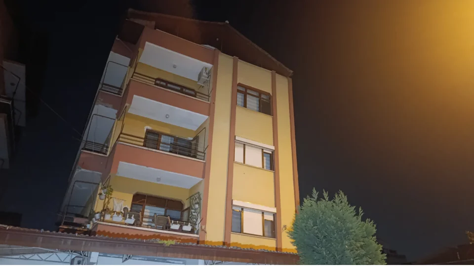 Kocaeli'de 4 katl� bina tedbiren bo�alt�ld�