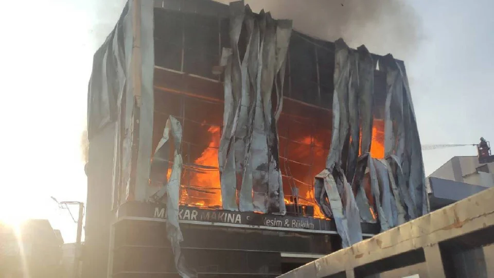 Kocaeli'de 7 kişinin öldüğü fabrika yangını davasında tutuklu kamu görevlileri savunma yaptı