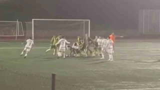 Kocaeli'de amatr mata futbolcular tekme tokat birbirine girdi