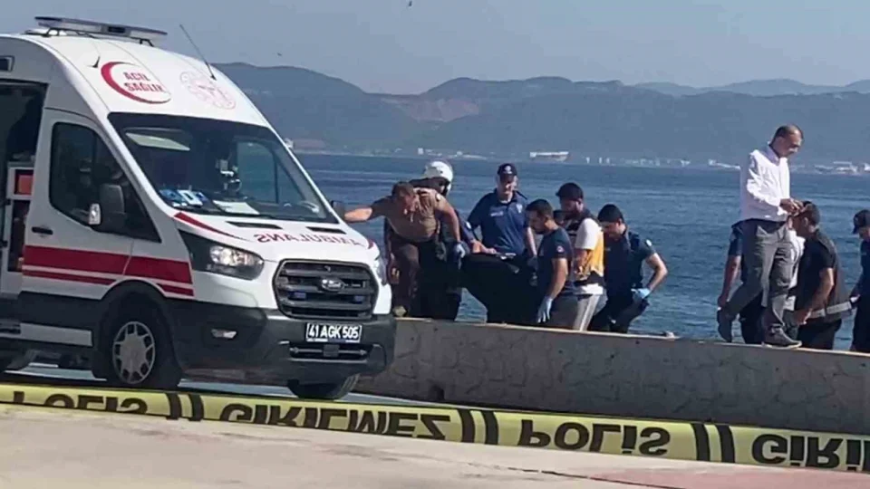Kocaeli'de denizde 2'si kad�n 3 ceset bulundu