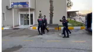 Kur'an-� Kerim'lere zarar veren 2 ki�i tutukland�