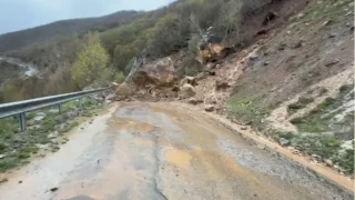 Kuvvetli ya��� hayat� fel� etti: Bir�ok k�y�n yolu kapand�