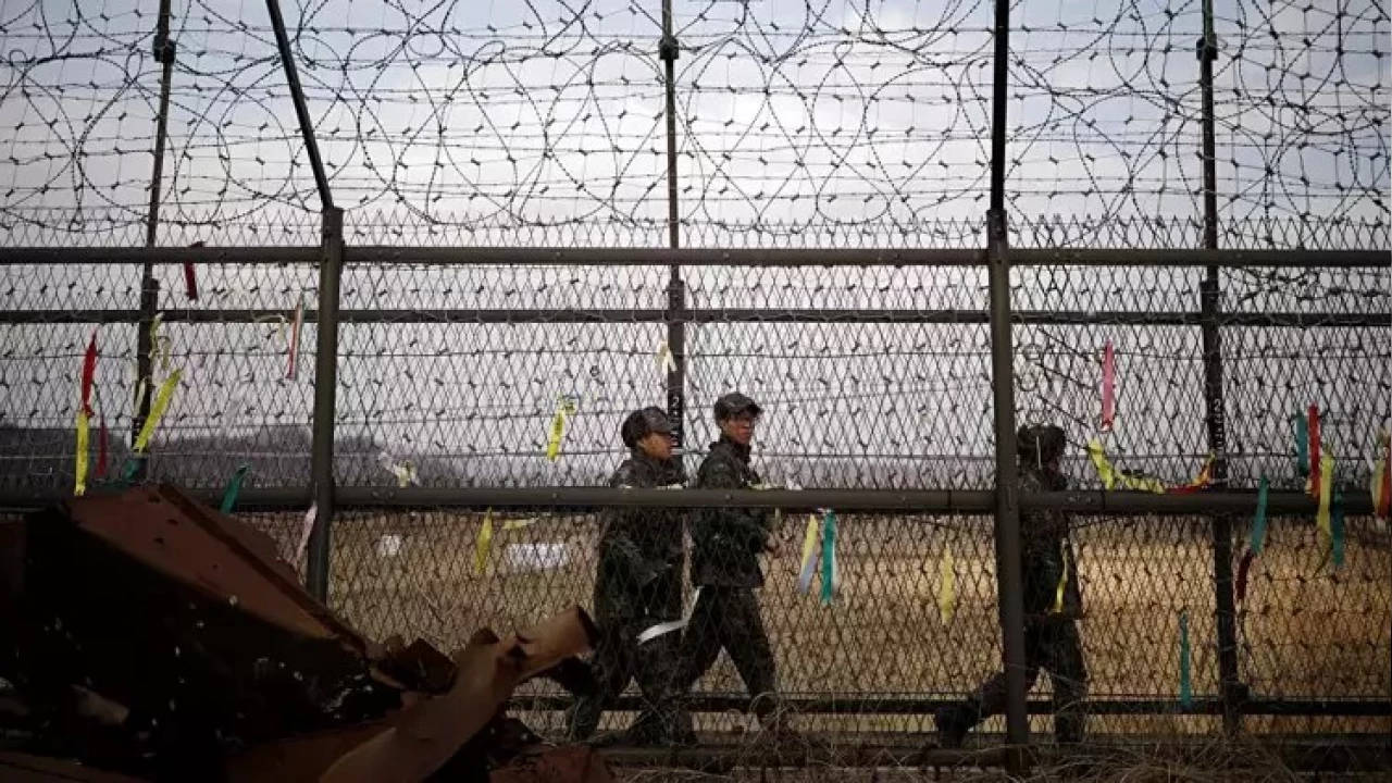 Kuzey Koreli bir asker, s�n�r� ge�erek G�ney'e ka�t�