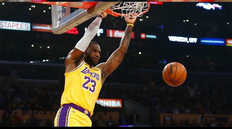 LeBron'un rekoruyla gelen galibiyet