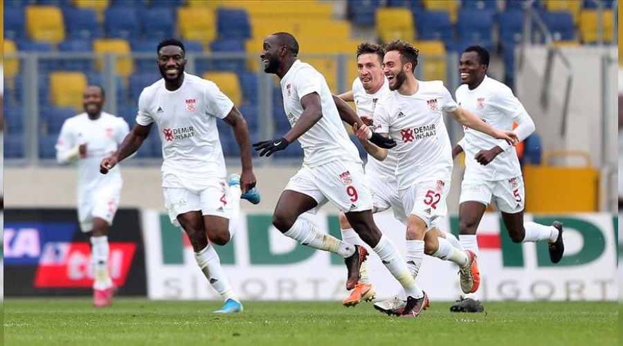 Lider en iyi performans�n� tekrarlad�