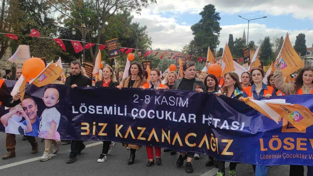 Lösemi farkındalığı için yürüyüş