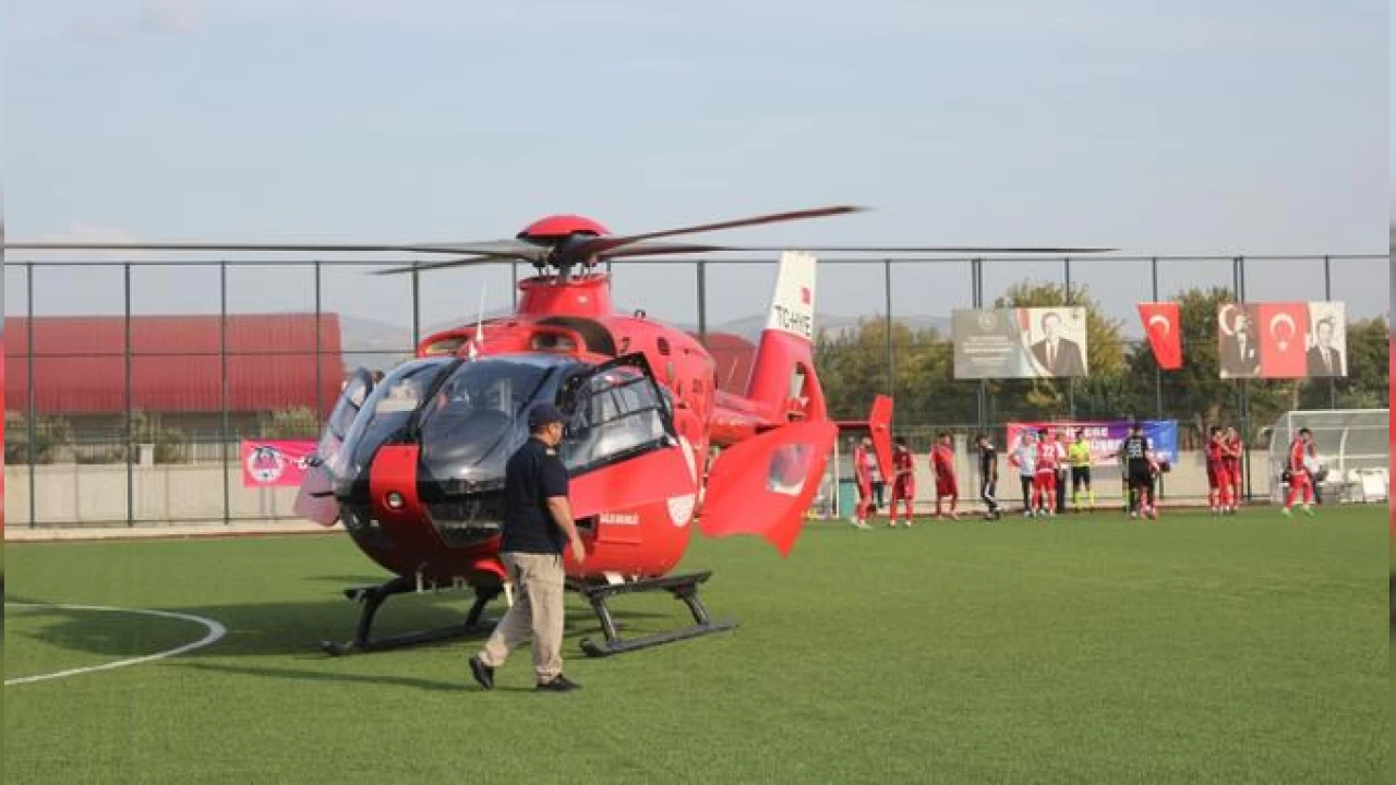 Maç oynanırken sahaya helikopter indi