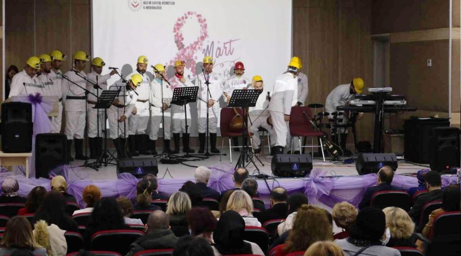 Madenci Korosu kadınlar için söyledi