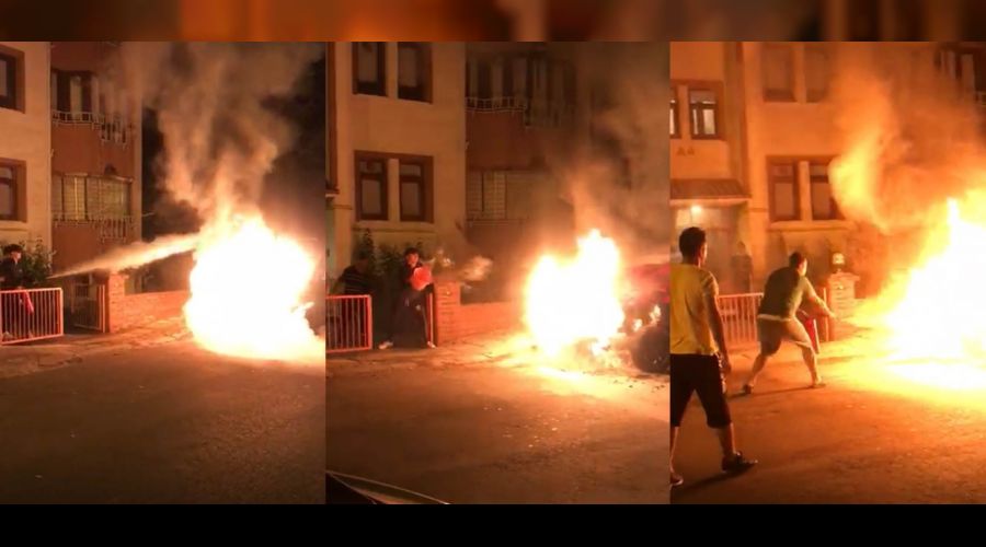 Mahalle halkı aracı söndürmek için seferber oldu