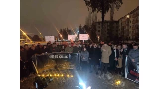 Malatya'da depremde hayatını kaybedenler 04.17'de unutulmadı