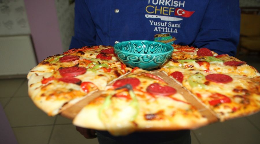 Malazgirt�in otlu peynirinden yap�lan pizzay� tadamayanlar �z�lecek