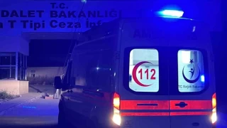 Manisa T Tipi Cezaevinde mahkum kendini yaktı: 1 kişi ağır yaralandı, 4 kişi dumandan etkilendi