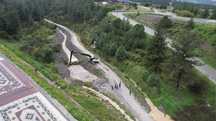 Manisa'da sadece bir dakikada metrekareye 1,23 kilogram yağış düştü