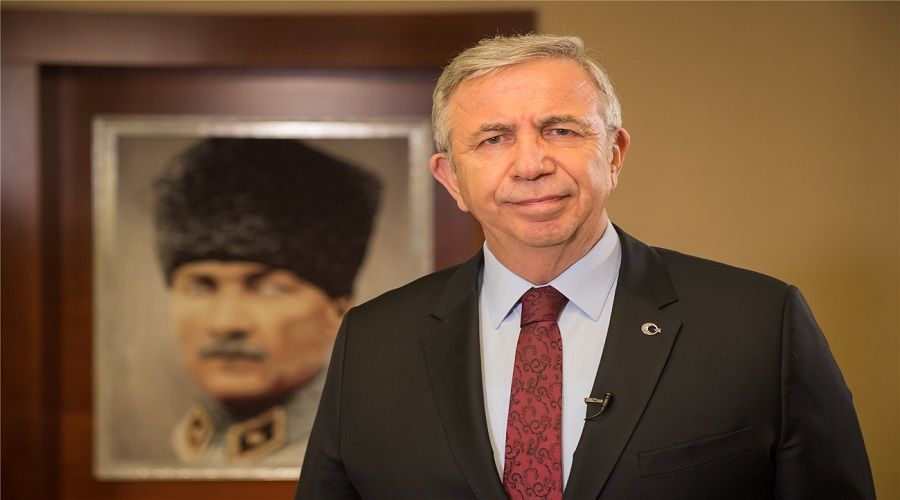 Mansur Yava� y�k�lan binada oturanlara s�z verdi