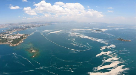 Marmara Denizi'ne olmas gerekenin 65 kat stnde pislik akyor