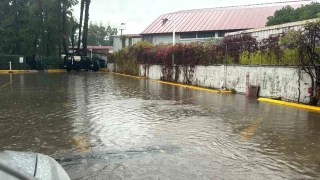 Marmaris'te sağanak yağış etkisini sürdürüyor