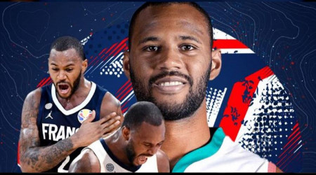 M'Baye Anadolu Efes'te