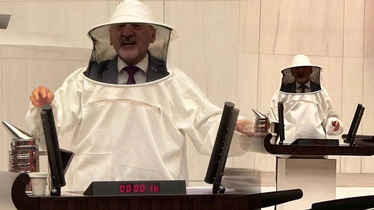 Meclis k�rs�s�ne ar�c� tulumu ile ��kt�: T�rkiye sahte bal cenneti