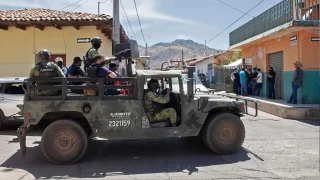 Meksika'da kartel üyeleri, polis ile çatıştı: 12 ölü