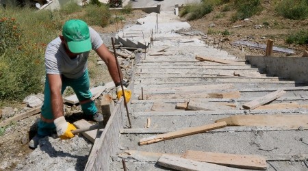 Merdivenli yol çalışmaları
