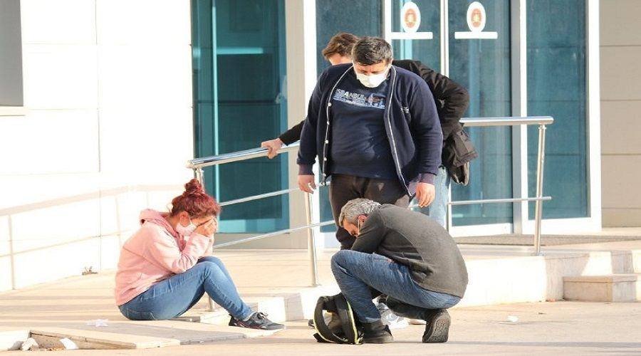Morg önündeki annenin zor anları