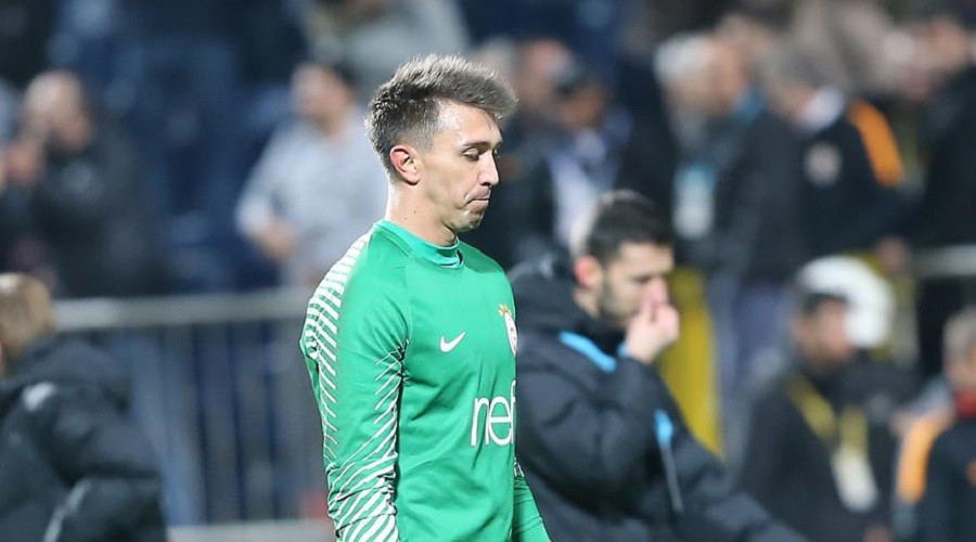 Muslera'nn lisans kartlmad