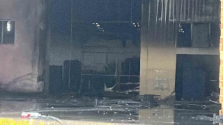 Narenciye fabrikas�nda yang�n ��kt�: �ok say�da ekip m�dahale etti