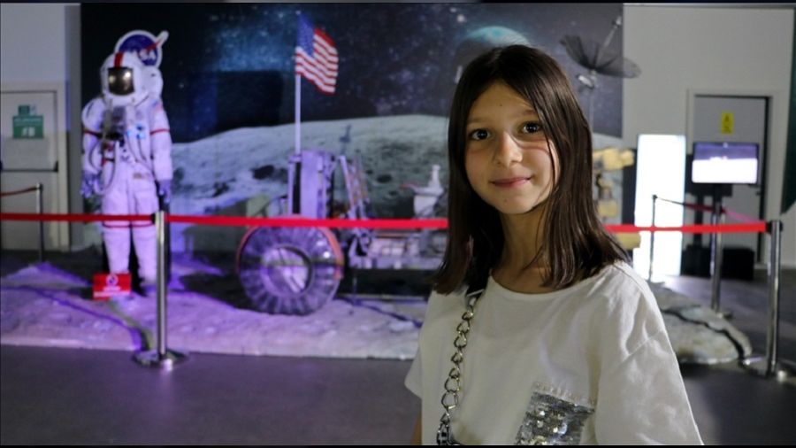 NASA'nın 50 yıllık deneyimini sergide keşfediyorlar