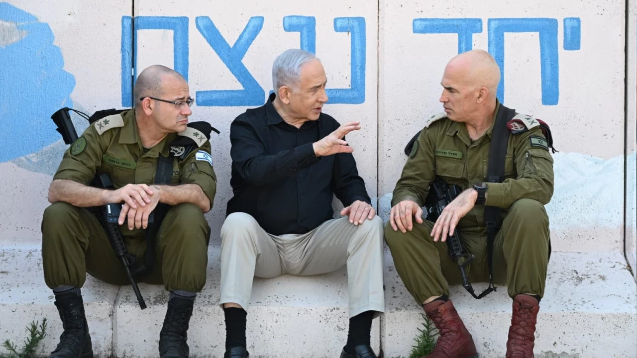 Netanyahu, Beyrut dahil tüm Lübnan'ı hedef almaya devam edeceklerini söyledi
