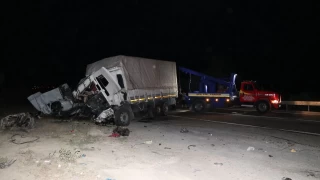 Niğde'de zincirleme trafik kazasında aynı aileden 3 kişi yaşamını yitirdi