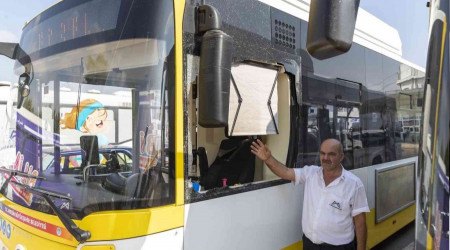 Öfkeli yolcu, otobüse saldırdı