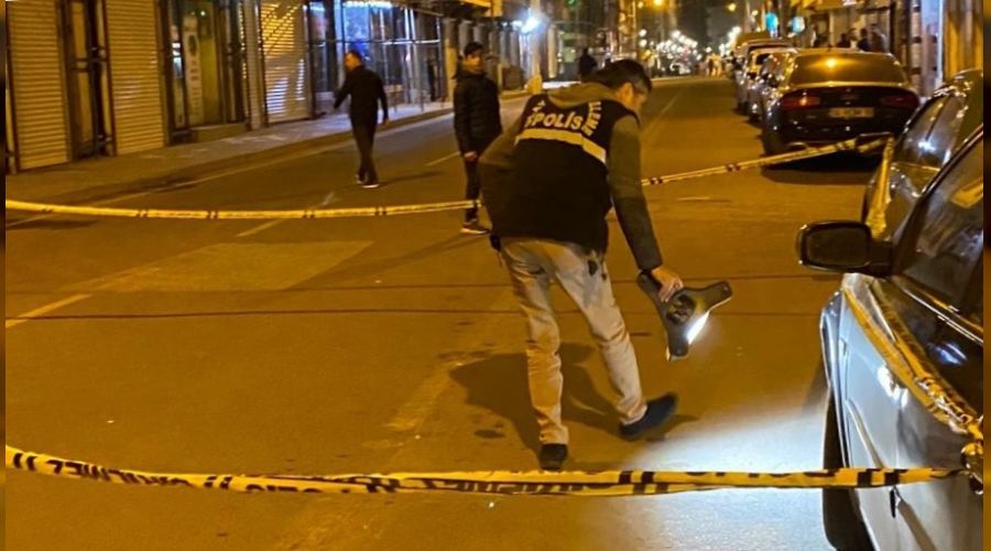 Oğlunu bıçaklayanlara kurşun yağdırdı